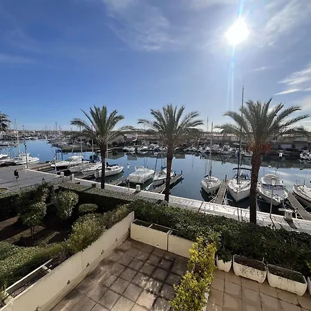 Apartment Au Cap D'agde Avec Parking, Piscine Proche Du Port - Fr-1-249-420 Agde